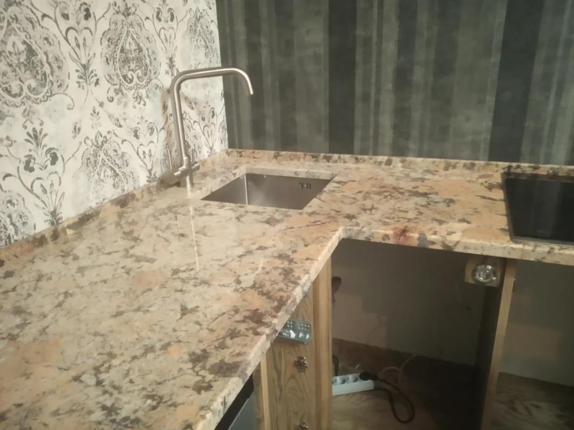 Кухонная столешница из гранита